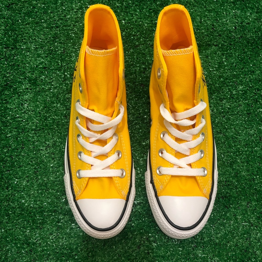 Converse - Picture 2 of 6